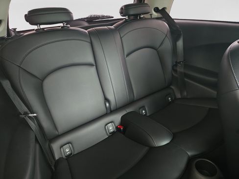 Used 2016 MINI Cooper 2-Door Hardtop FWD image 17
