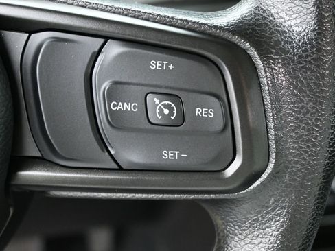 Used 2023 Jeep Gladiator Sport image 14