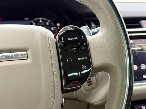 Used 2019 Land Rover Range Rover Velar R-Dynamic HSE image 18