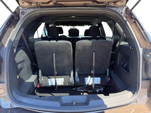 Used 2016 Ford Explorer XLT AWD/4WD image 17