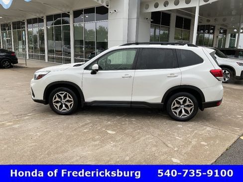 Used 2019 Subaru Forester Premium AWD/4WD image 2