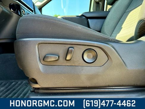 Used 2022 Chevrolet Silverado 1500 LT image 13