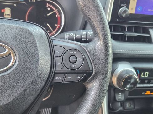 Used 2025 Toyota RAV4 XLE FWD image 25