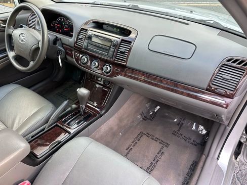 Used 2005 Toyota Camry LE image 10
