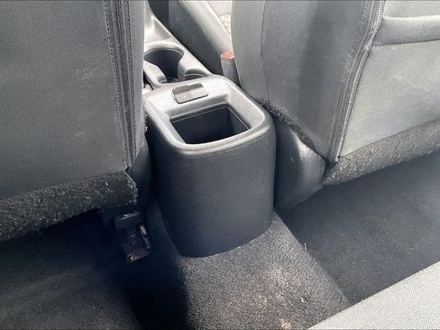 Used 2020 Nissan Versa S FWD image 33
