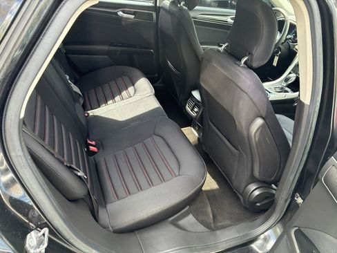 Used 2013 Ford Fusion SE image 16