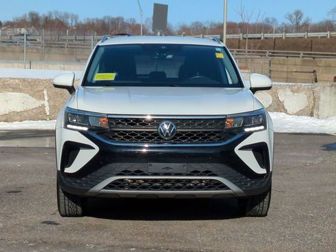 Used 2023 Volkswagen Taos SE image 8