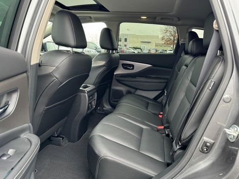 Used 2024 Nissan Murano SL image 10