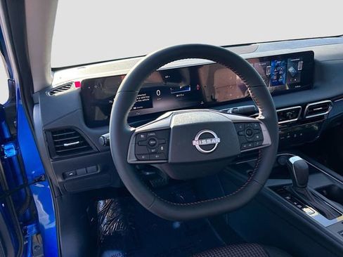 New 2026 Nissan Sentra SR w/ Floor Mat Package FWD image 7