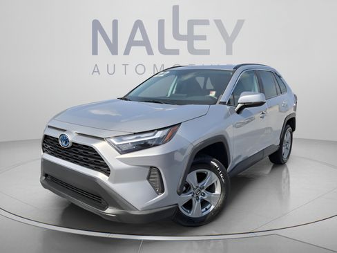 Used 2022 Toyota RAV4 XLE w/ Convenience Package AWD/4WD image 1