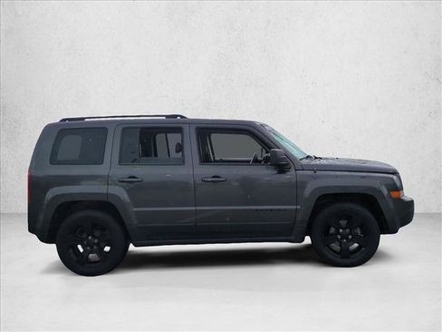 Used 2014 Jeep Patriot Sport w/ Power Value Group FWD image 4