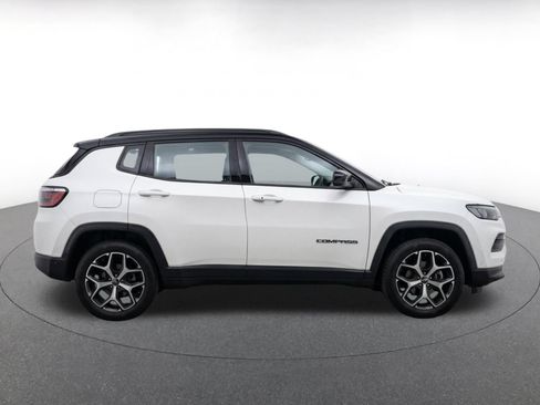 Used 2025 Jeep Compass Limited AWD/4WD image 9