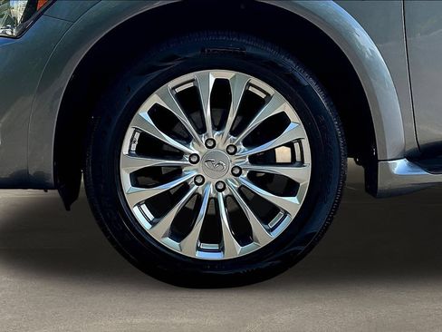 Certified 2017 INFINITI QX80 4WD w/ Driver Assistance Package image 33