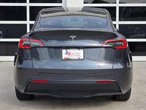 Used 2024 Tesla Model Y Long Range AWD/4WD image 6