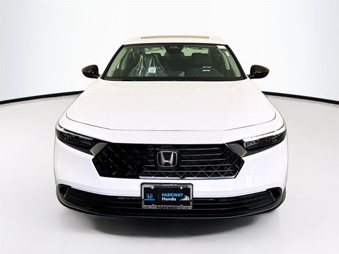 New 2025 Honda Accord SE image 2