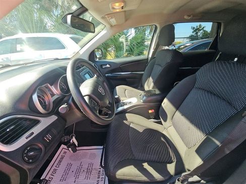 Used 2020 Dodge Journey SE w/ Blacktop Package FWD image 7