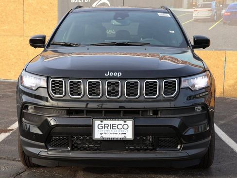 New 2024 Jeep Compass Latitude w/ Convenience Group AWD/4WD image 3