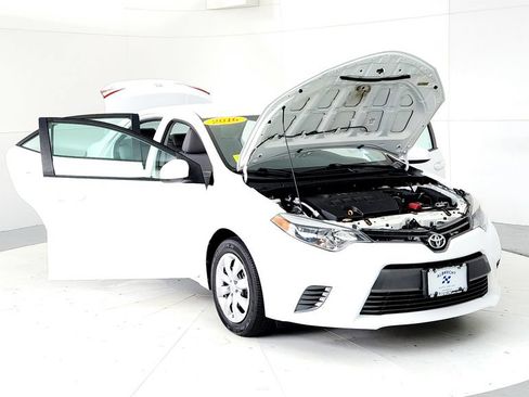 Certified 2016 Toyota Corolla LE FWD image 9