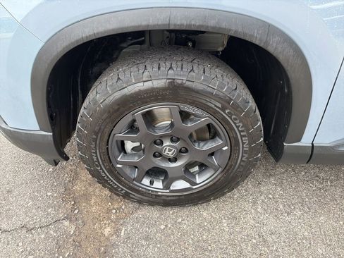 Used 2025 Honda Pilot TrailSport image 9