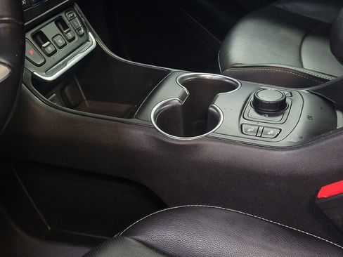 Used 2019 GMC Terrain SLT image 26