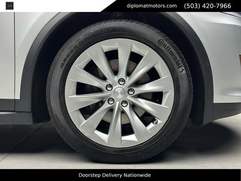 Used 2017 Tesla Model X 75D image 40