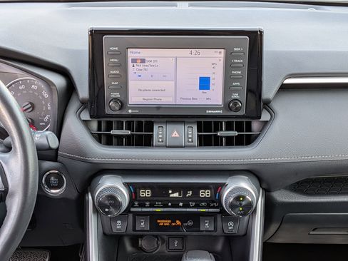 Used 2020 Toyota RAV4 XLE Premium image 32