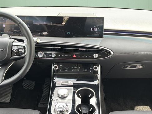 Certified 2026 Genesis GV70 2.5T AWD/4WD image 18