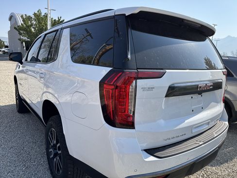 Used 2023 GMC Yukon AT4 w/ Technology Package AWD/4WD image 6