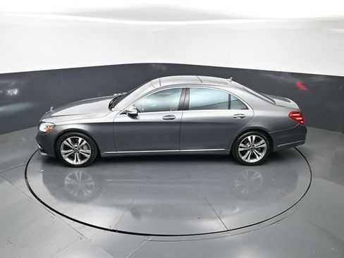 Used 2020 Mercedes-Benz S 560 4MATIC Sedan w/ Premium Package image 17
