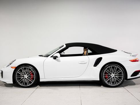 Used 2018 Porsche 911 Turbo image 7