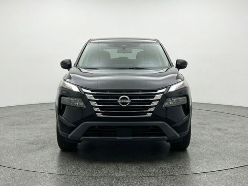 Used 2025 Nissan Rogue SV image 2