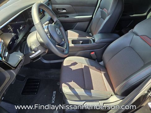 Used 2025 Nissan Kicks SR w/ SR Premium Package FWD image 10