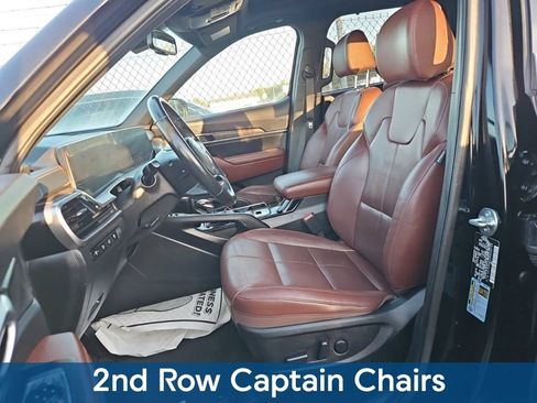 Used 2024 Kia Telluride EX w/ EX Captain's Chair Package FWD image 15
