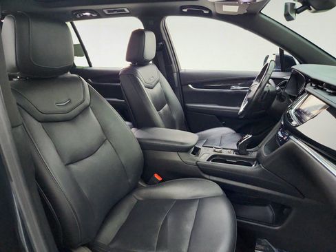 Used 2020 Cadillac XT6 Premium Luxury w/ LPO, Floor Liner Package FWD image 29