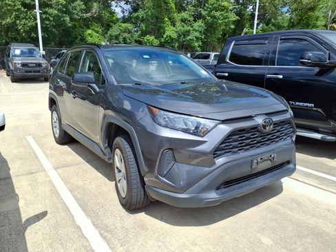 Used 2021 Toyota RAV4 LE FWD image 1