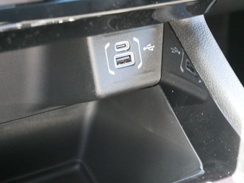 New 2026 Jeep Compass Latitude AWD/4WD image 16