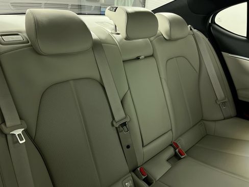 Used 2023 Genesis G70 2.0T RWD image 30