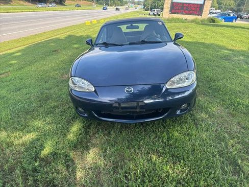 Used 2002 MAZDA MX-5 Miata RWD image 4