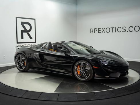Used 2019 McLaren 570S Spider image 19