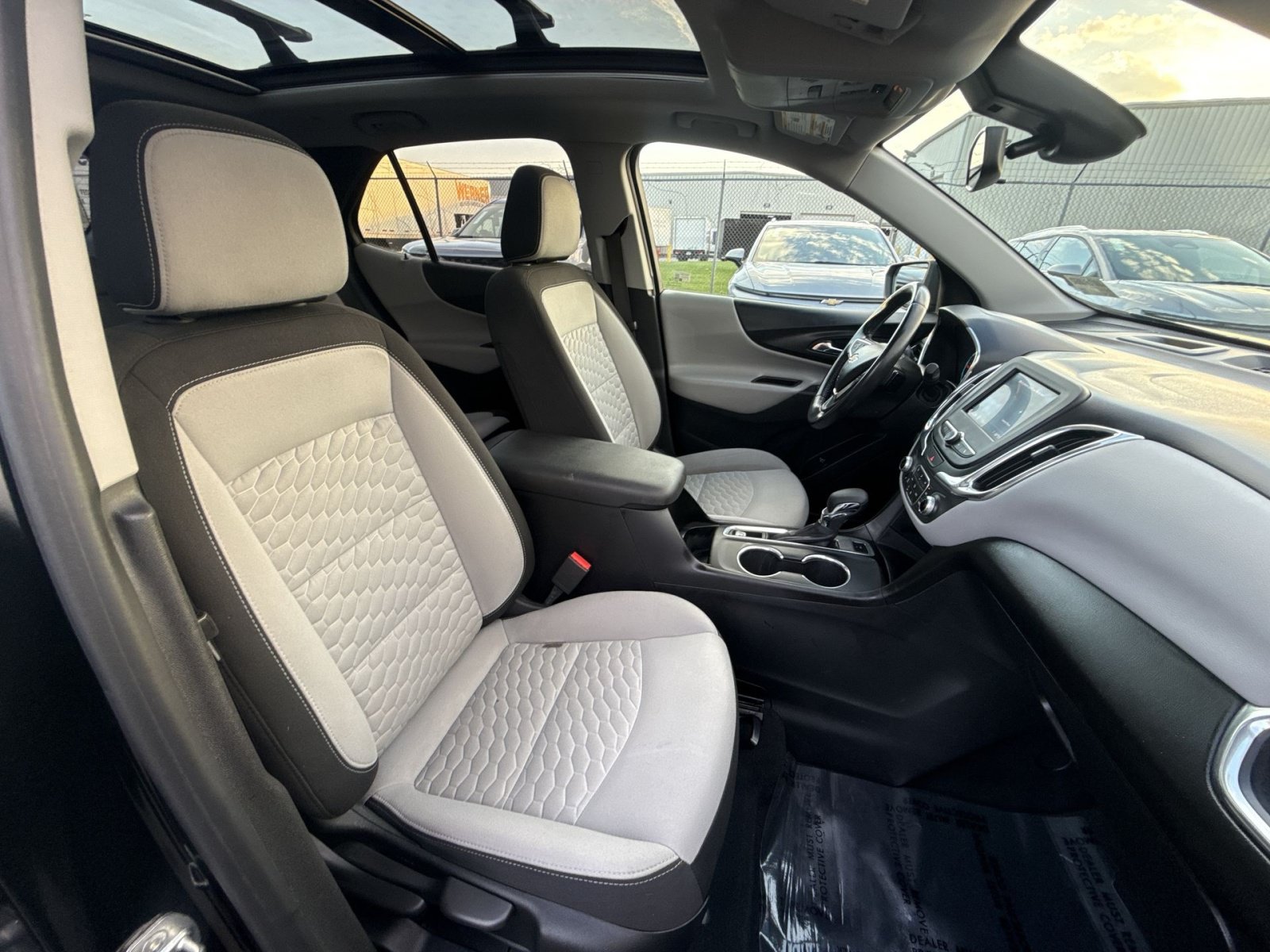 Used 2020 Chevrolet Equinox LT AWD/4WD image 28