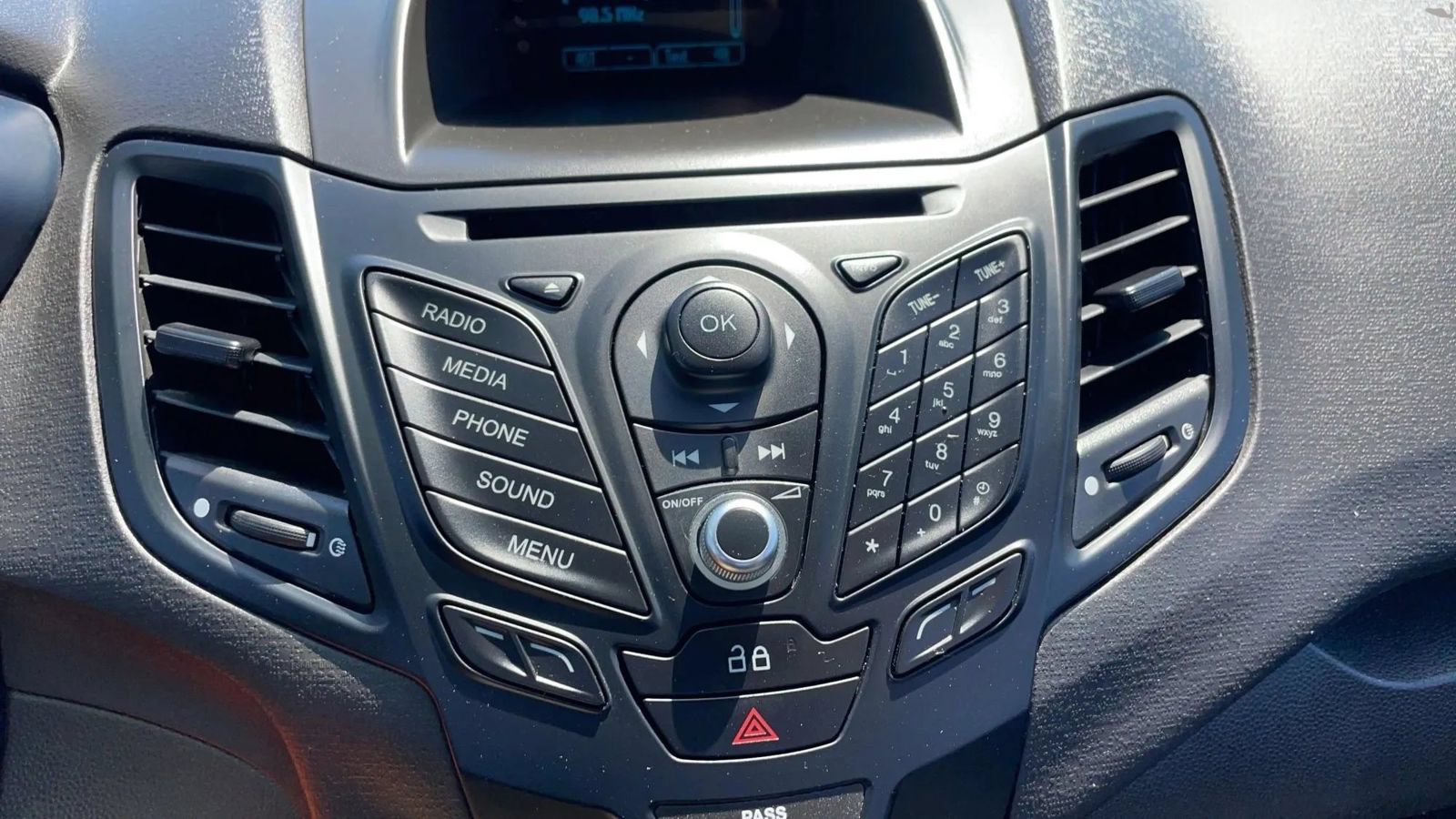 Used 2014 Ford Fiesta SE FWD image 13
