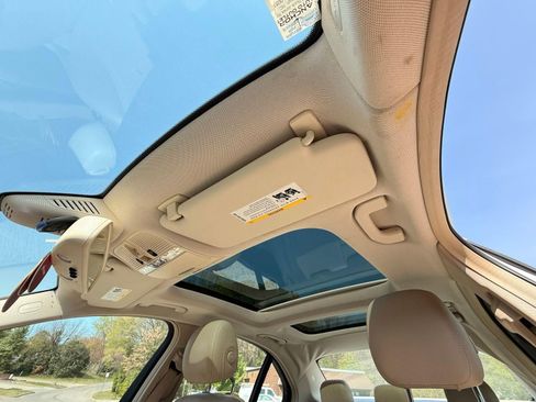 Used 2015 Mercedes-Benz C 300 4MATIC Sedan image 60