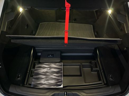 Used 2021 Maserati Levante image 74