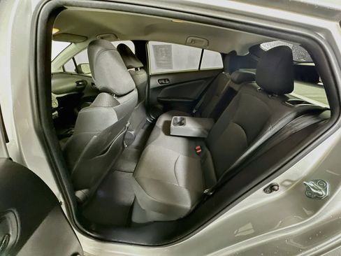 Used 2020 Toyota Prius LE FWD image 27