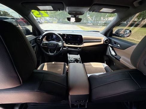 Used 2025 Chevrolet Equinox ACTIV w/ Safety and Technology Package image 10