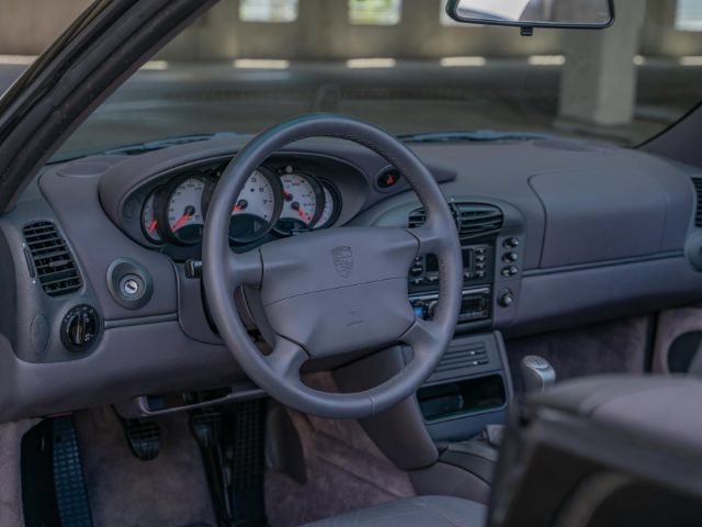 Used 1999 Porsche 911 Carrera RWD image 17