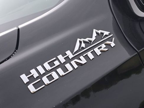 Used 2021 Chevrolet Tahoe High Country image 32