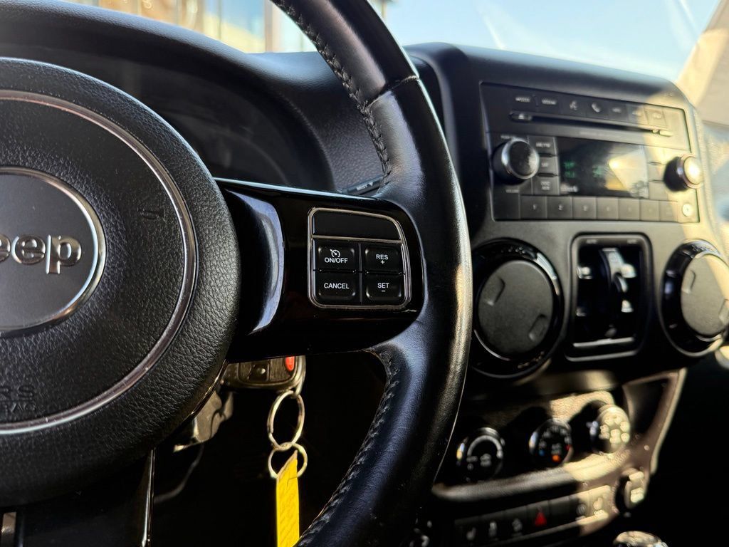 Used 2016 Jeep Wrangler Unlimited Sahara AWD/4WD image 21