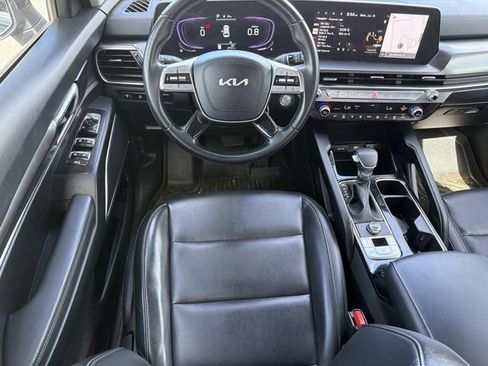 Used 2025 Kia Telluride LX FWD image 15