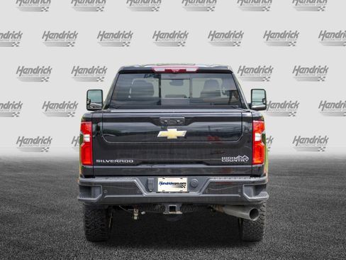 Used 2024 Chevrolet Silverado 2500 High Country w/ Technology Package AWD/4WD image 7